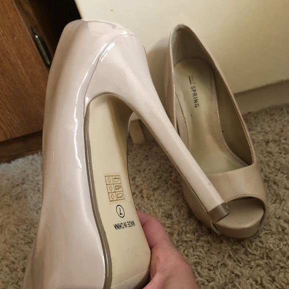 The perfect shade of Nude  peep toes heels! - Picture 3 of 4